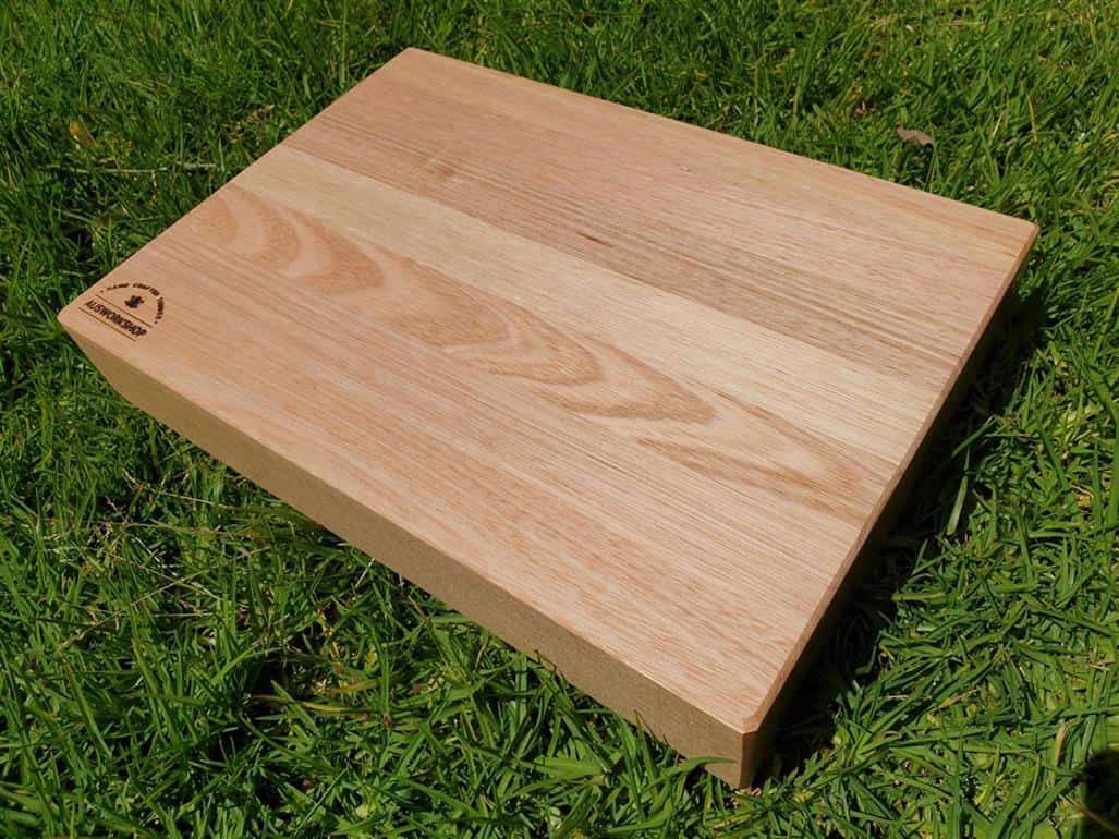 https://handcraftedtimber.com/wp-content/uploads/2022/11/chopping-board-australian-made-custom-size-tasmanian-oak-5.jpg